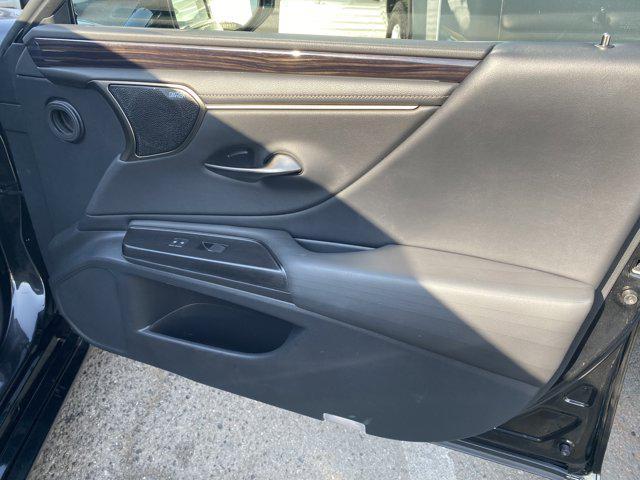 used 2019 Lexus ES 350 car, priced at $22,947