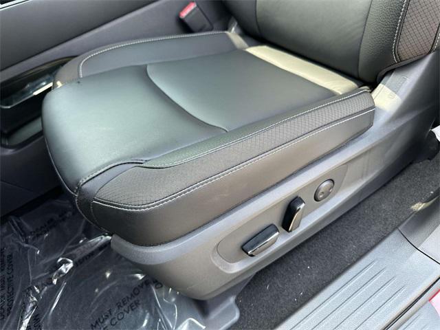 new 2025 Nissan Pathfinder car, priced at $44,530