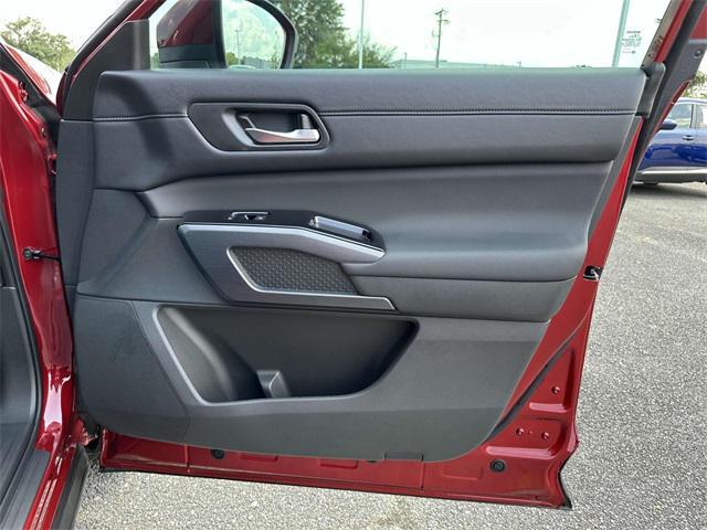 new 2025 Nissan Pathfinder car, priced at $44,530
