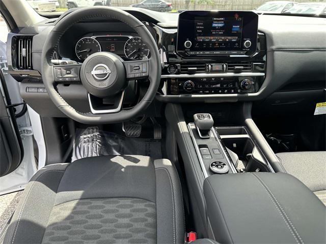 new 2025 Nissan Pathfinder car, priced at $39,584