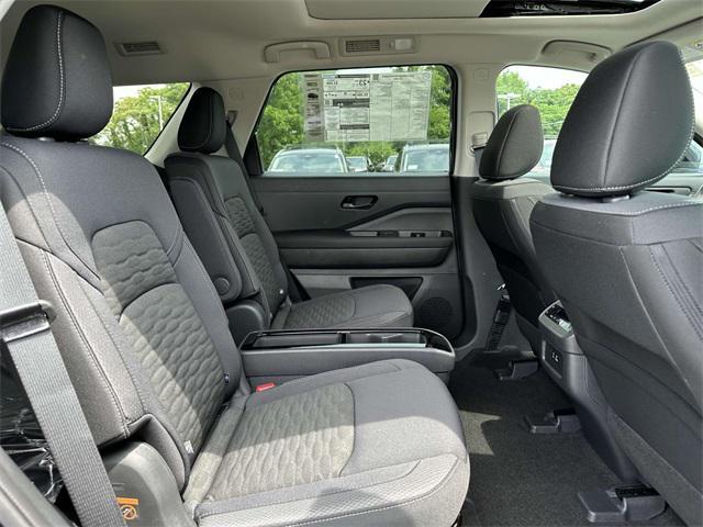 new 2025 Nissan Pathfinder car, priced at $39,180