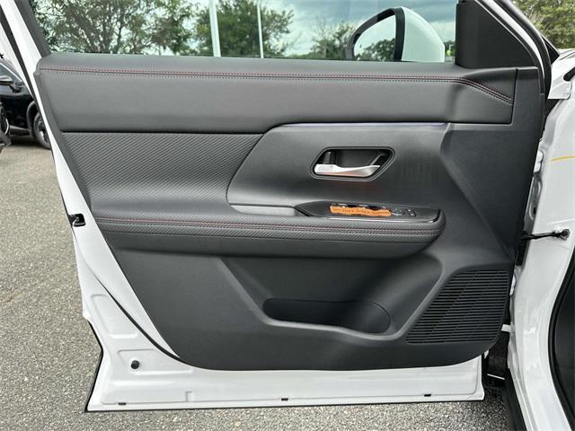 new 2025 Nissan Kicks car, priced at $25,356
