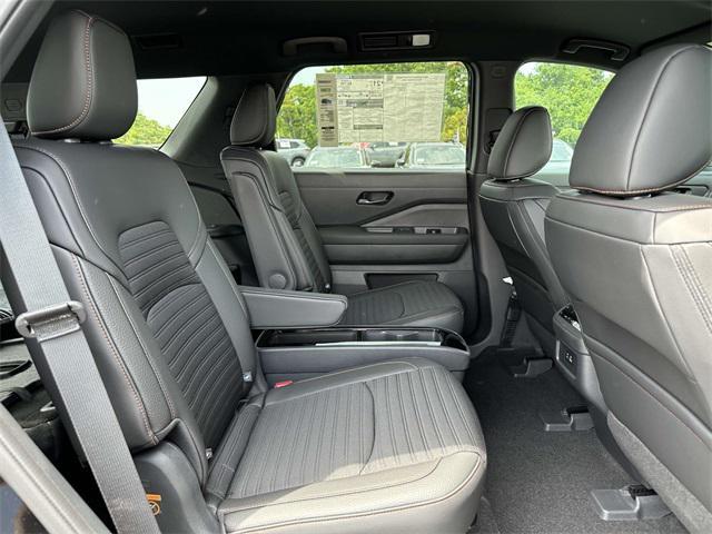 new 2025 Nissan Pathfinder car, priced at $39,903