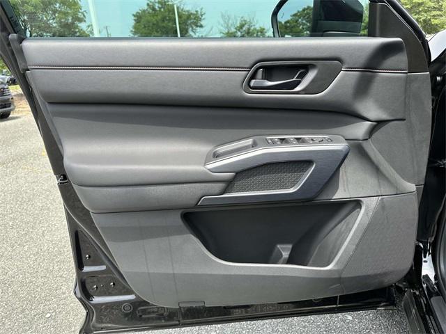 new 2025 Nissan Pathfinder car, priced at $39,903