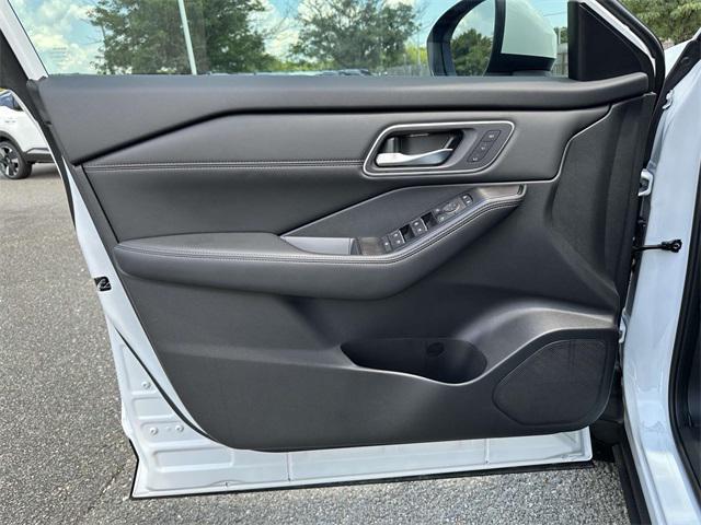 new 2025 Nissan Rogue car, priced at $40,966