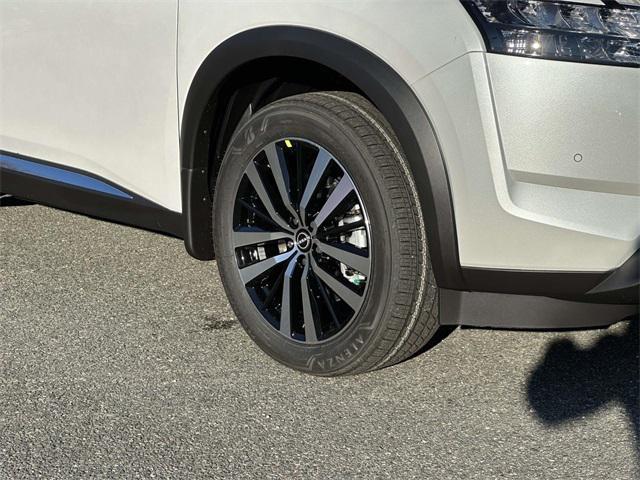 new 2025 Nissan Pathfinder car, priced at $44,626