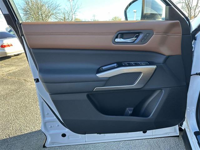 new 2025 Nissan Pathfinder car, priced at $44,626