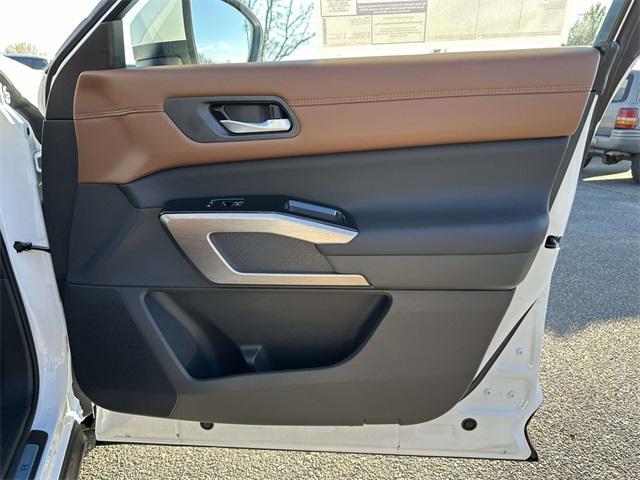 new 2025 Nissan Pathfinder car, priced at $44,626