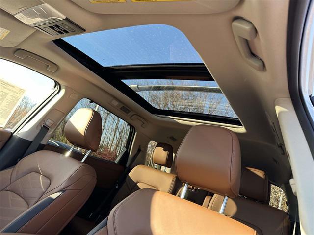 new 2025 Nissan Pathfinder car, priced at $44,626