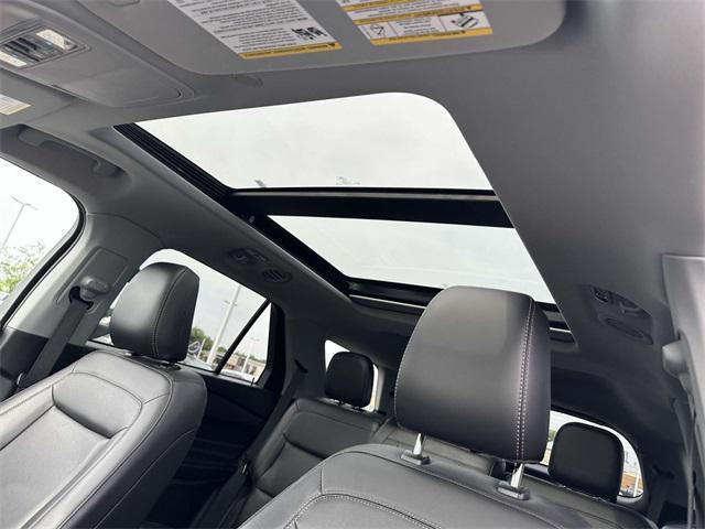 used 2022 Ford Explorer car, priced at $33,383