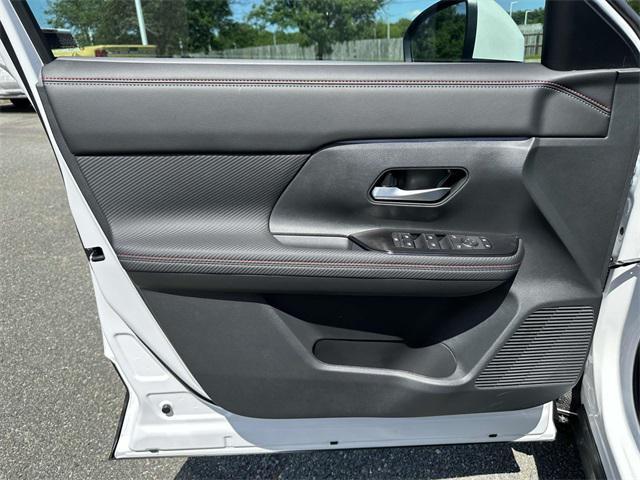 new 2025 Nissan Kicks car, priced at $26,601