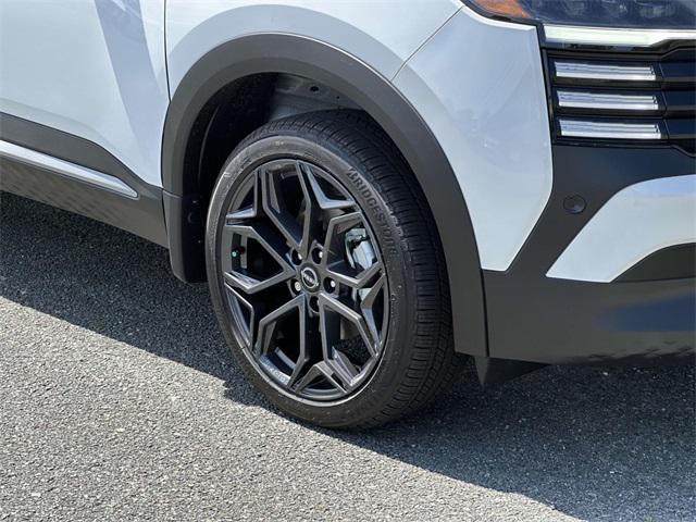 new 2025 Nissan Kicks car, priced at $26,601