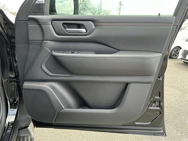 new 2025 Nissan Armada car, priced at $68,420