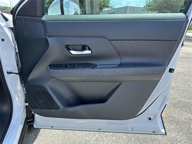 new 2025 Nissan Kicks car, priced at $25,408