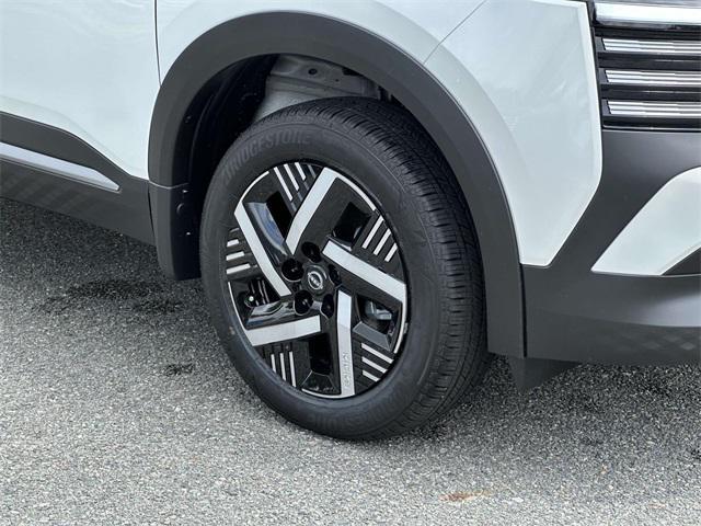 new 2025 Nissan Kicks car, priced at $22,711