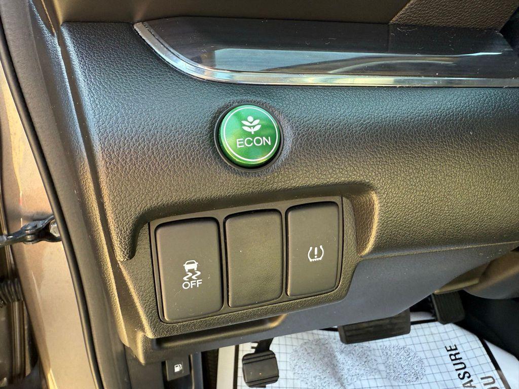used 2015 Honda CR-V car, priced at $16,166