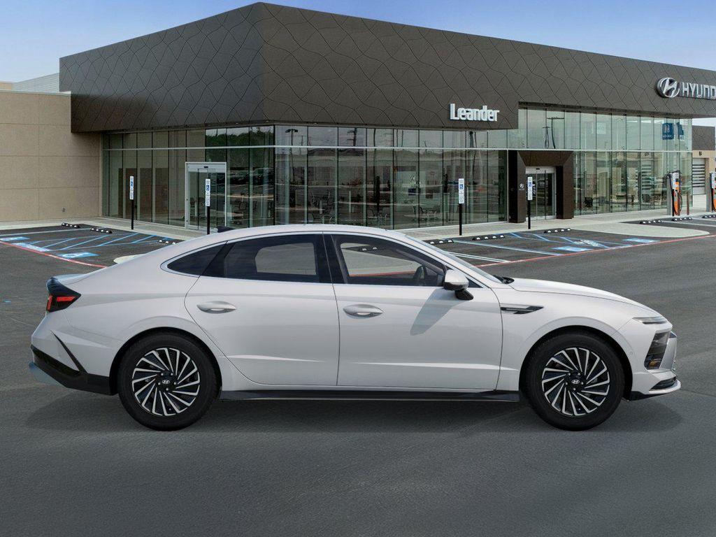 new 2025 Hyundai Sonata Hybrid car, priced at $40,025