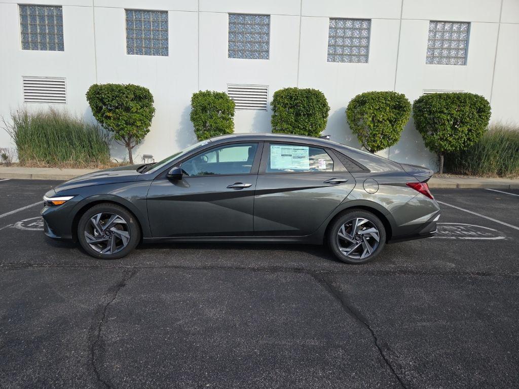 new 2025 Hyundai Elantra car, priced at $25,055
