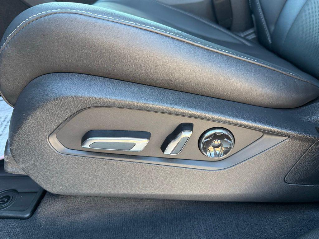 used 2022 Acura MDX car, priced at $39,461