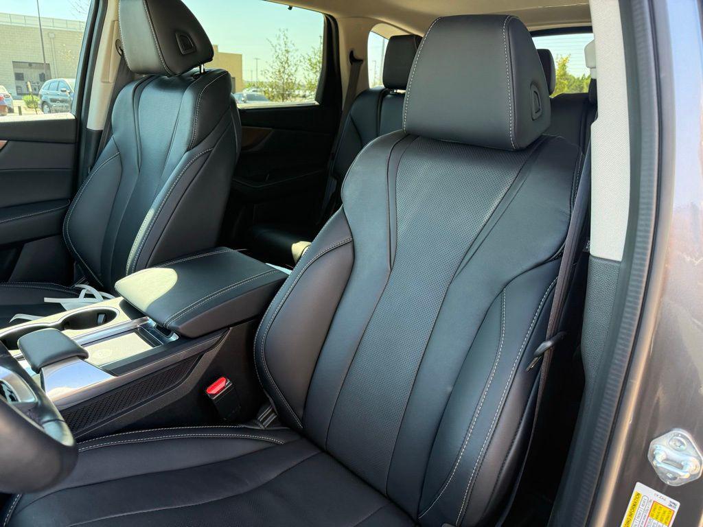 used 2022 Acura MDX car, priced at $39,461