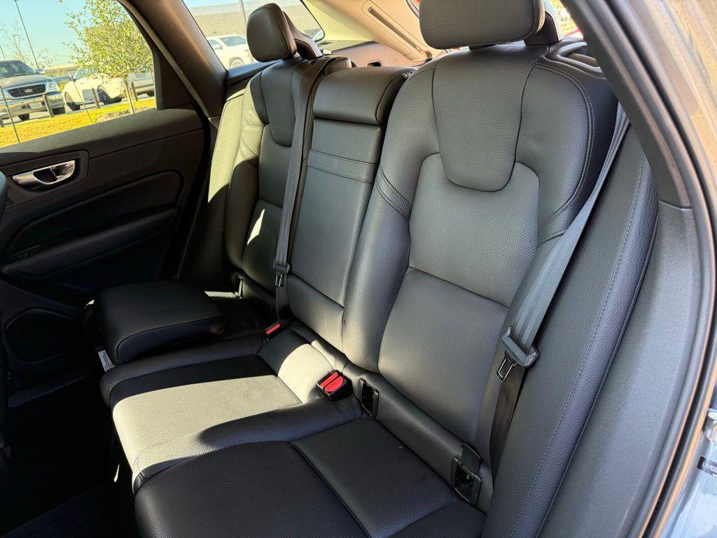 used 2019 Volvo XC60 car, priced at $22,962