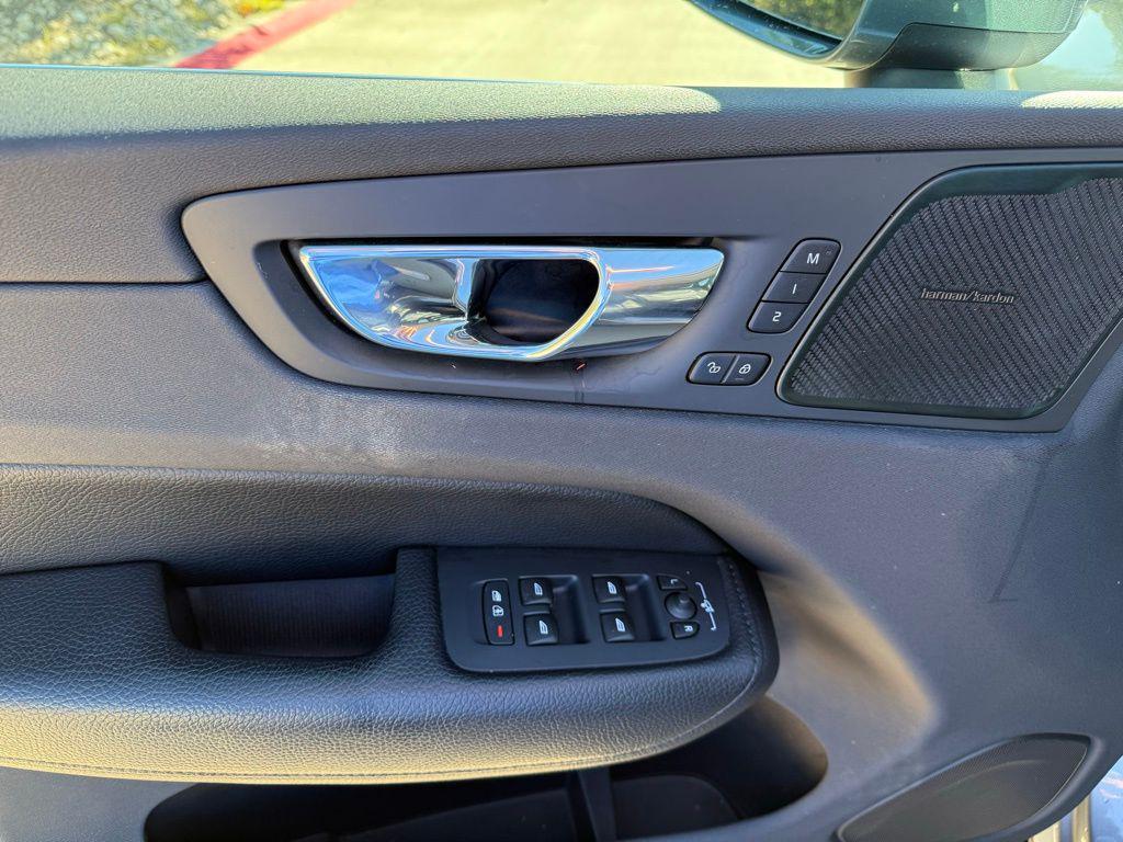 used 2019 Volvo XC60 car, priced at $22,962