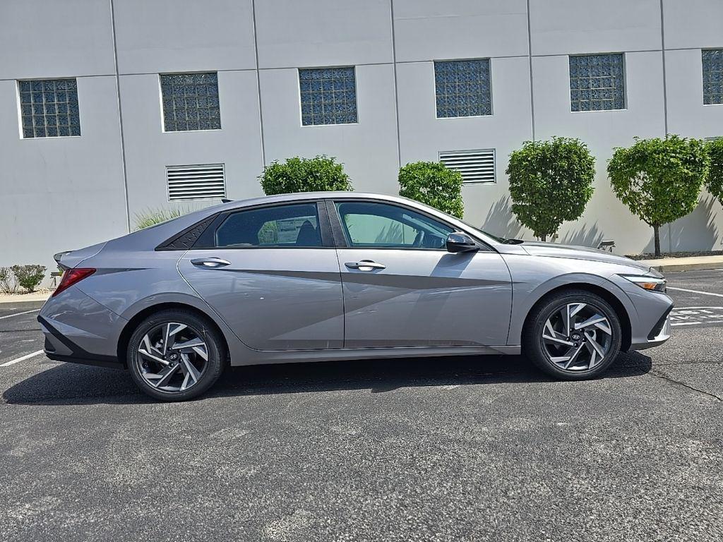 new 2025 Hyundai Elantra car, priced at $25,085