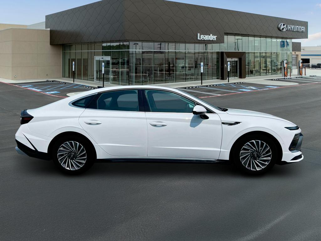 new 2025 Hyundai Sonata Hybrid car, priced at $40,123