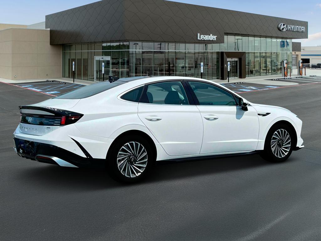 new 2025 Hyundai Sonata Hybrid car, priced at $40,123