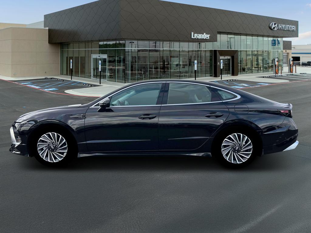 new 2025 Hyundai Sonata Hybrid car, priced at $39,120