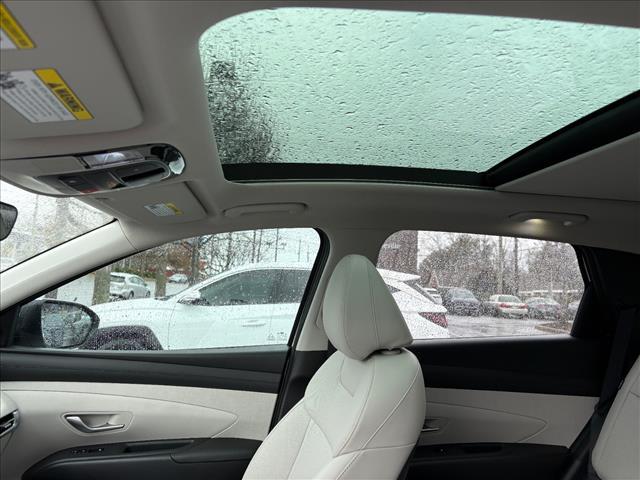 used 2025 Hyundai TUCSON Hybrid car, priced at $35,044