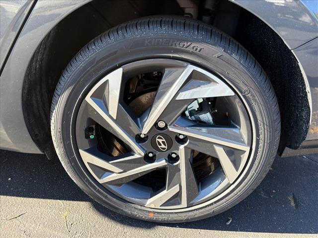 new 2025 Hyundai Elantra car, priced at $24,912