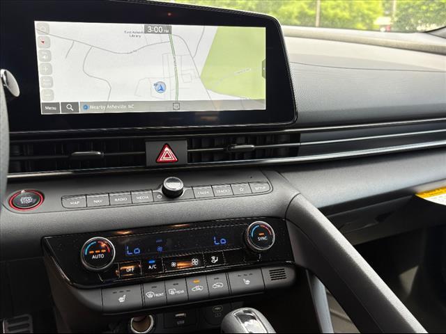 new 2025 Hyundai Elantra car, priced at $28,198