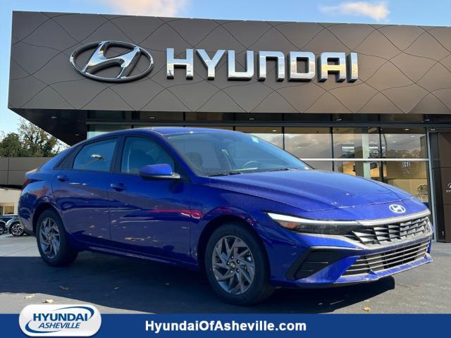 new 2025 Hyundai Elantra HEV car, priced at $25,623