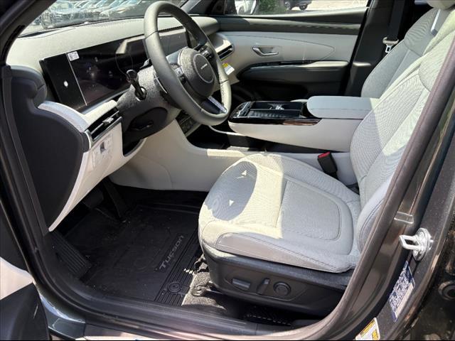 new 2025 Hyundai TUCSON Hybrid car, priced at $43,265