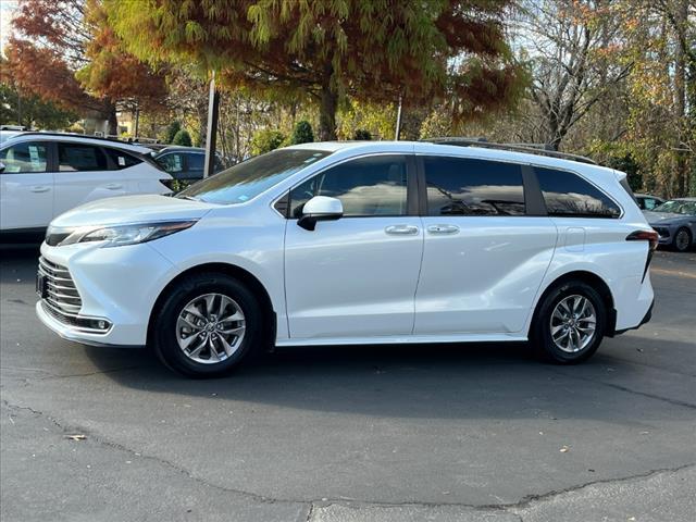 used 2022 Toyota Sienna car, priced at $38,919