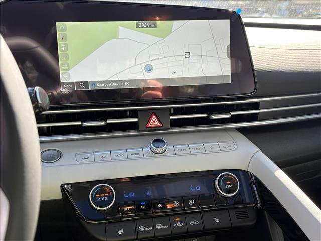 new 2025 Hyundai Elantra car, priced at $27,211