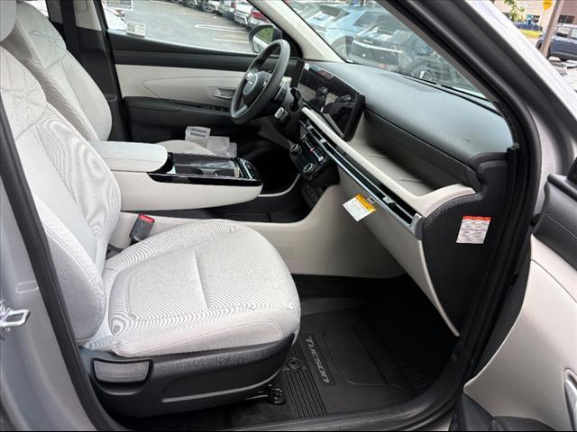 new 2025 Hyundai TUCSON Hybrid car, priced at $33,735