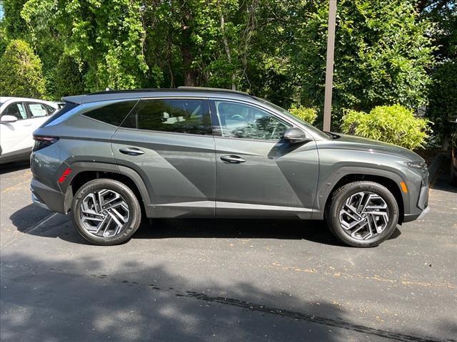 new 2025 Hyundai TUCSON Hybrid car, priced at $42,320