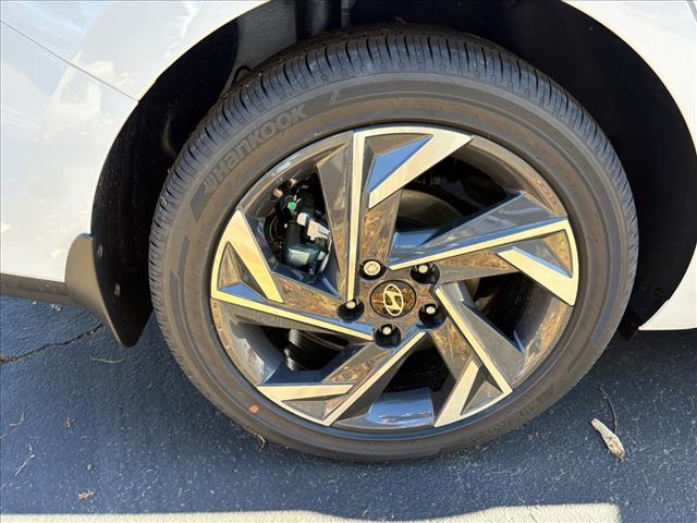 new 2025 Hyundai ELANTRA HEV car, priced at $27,035