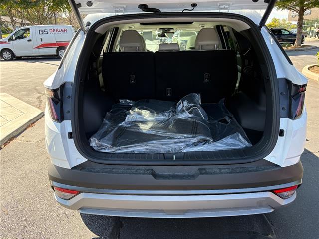 new 2025 Hyundai TUCSON Hybrid car, priced at $37,991