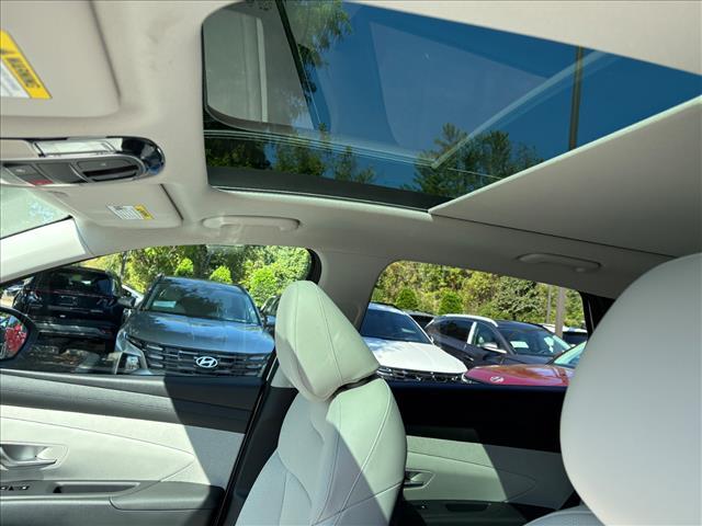 new 2025 Hyundai TUCSON Hybrid car, priced at $37,991