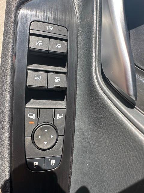 new 2025 Nissan Kicks car, priced at $24,337