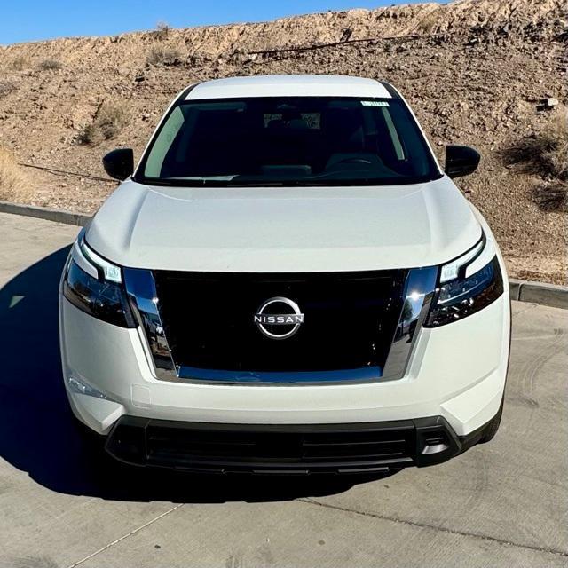 new 2025 Nissan Pathfinder car, priced at $39,010