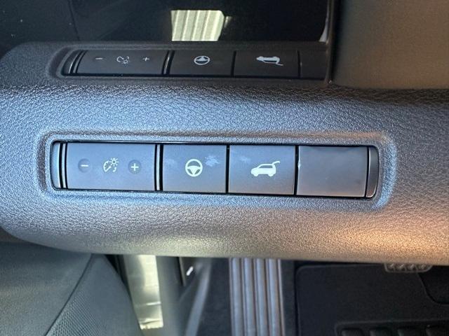 new 2025 Nissan Pathfinder car, priced at $41,880