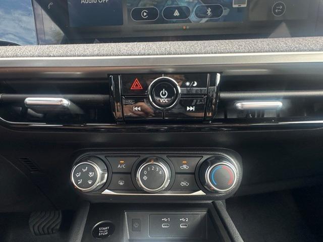 new 2025 Nissan Kicks car, priced at $25,279