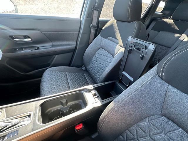 new 2025 Nissan Kicks car, priced at $26,075