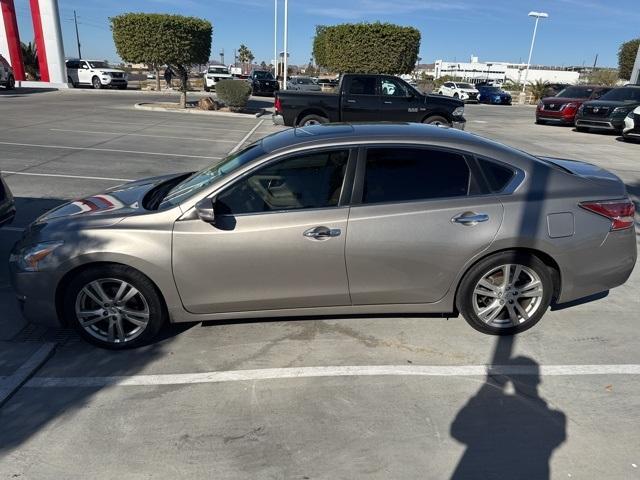 used 2014 Nissan Altima car, priced at $11,565