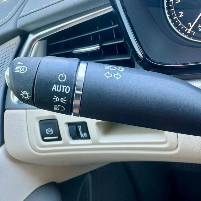 used 2024 Cadillac XT5 car, priced at $45,991