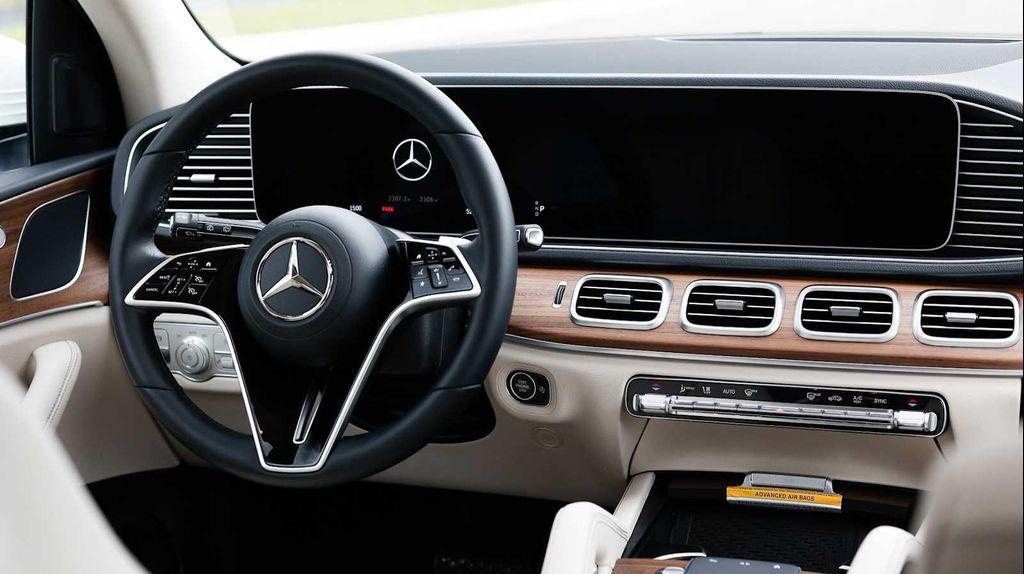 used 2025 Mercedes-Benz GLE 350 car, priced at $62,056